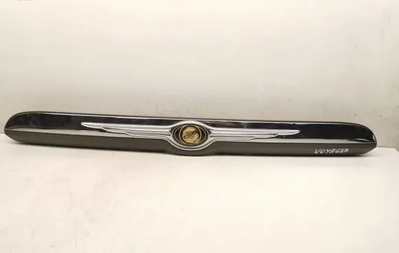 Chrysler Voyager Trunk door license plate light bar 