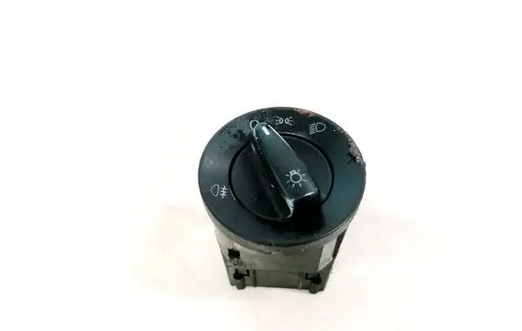 Volkswagen Golf IV Light switch 1C0941531 04052030