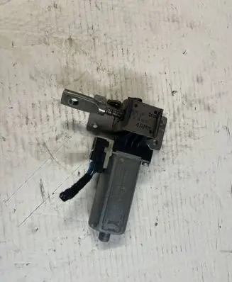 Volvo XC90 Seat adjustment motor 0390203219