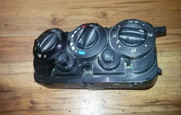 Mercedes-Benz A W168 Climate control unit 1688301285