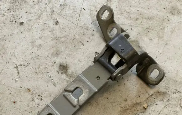 BMW X5 E70 Loading door upper hinge 7170922