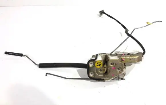 Honda CR-V Front door lock