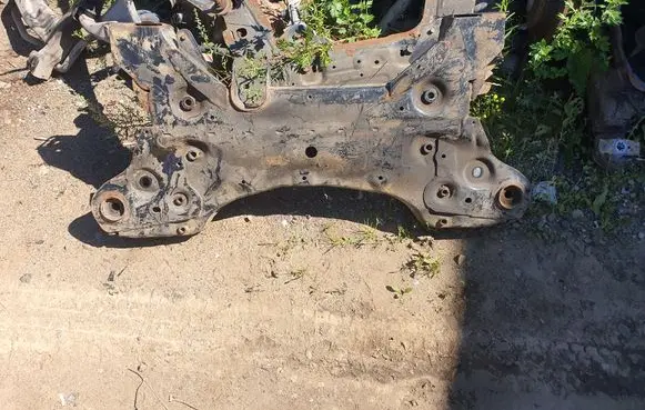 Opel Movano B Front subframe 09452217E