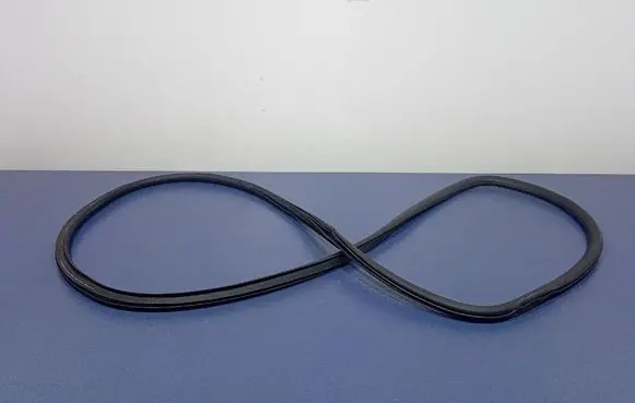 Opel Zafira C Front door rubber seal 13260053