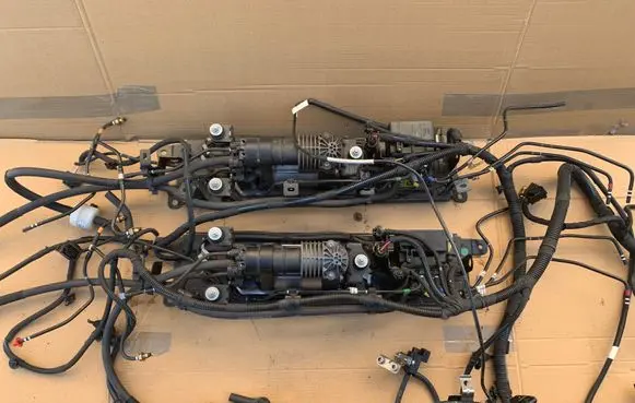Maserati Levante Air suspension compressor/pump 15.1550-0087.2 6700375230