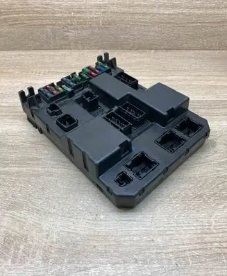 Peugeot 307 Fuse module 9651197780 9651197080