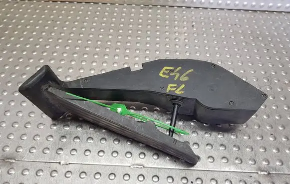 BMW 3 E46 Accelerator throttle pedal S26371315 6756493