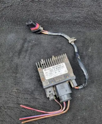 Coolant fan relay