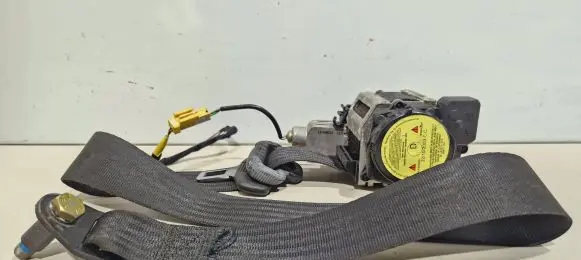 Alfa Romeo 147 Front seatbelt E2049078