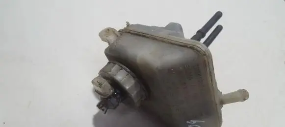 Mitsubishi Carisma Brake fluid reservoir 