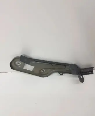 Fender mounting bracket