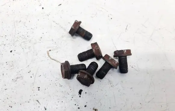 Volkswagen Golf IV Nuts/bolts 