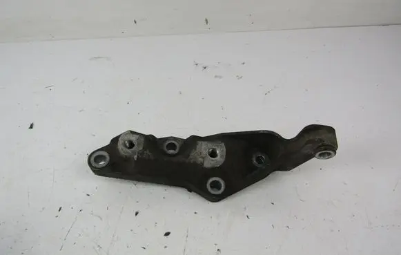 Volvo XC60 Gearbox mounting bracket 