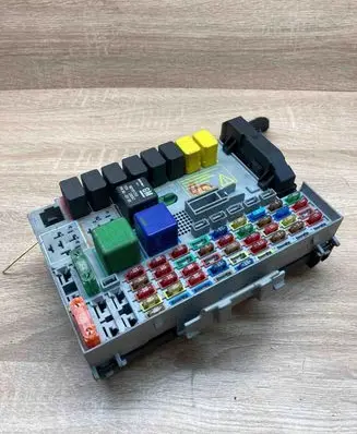 Opel Astra G Fuse box set 24412497