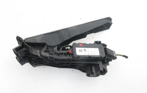 Volkswagen PASSAT B6 Accelerator throttle pedal 1K1721503L