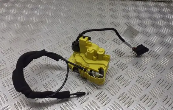 Fiat Fiorino Rear door lock 1365304080
