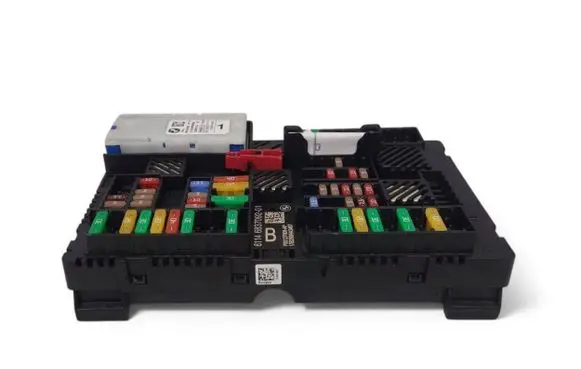 BMW 5 G30 G31 Fuse module 6992956 61356992956 55892110
