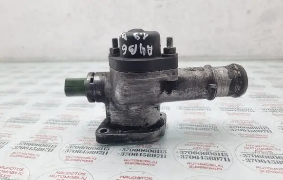 Audi A4 S4 B6 8E 8H Engine coolant pipe/hose 038121133A