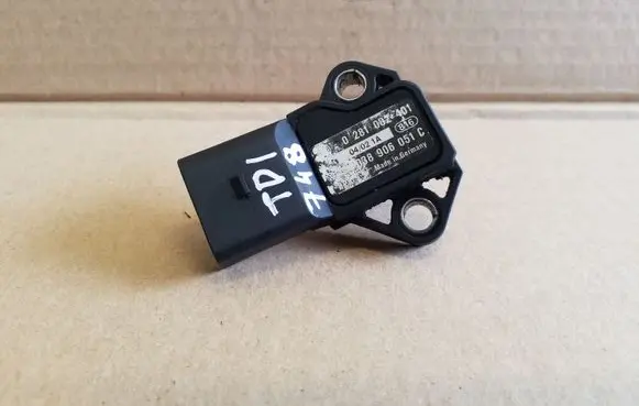 Volkswagen Touareg I Air pressure sensor 0281002401 038906051C