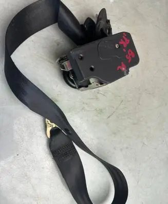 Volkswagen PASSAT B5.5 Front seatbelt 561084800 121101 3B1857706D