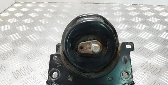 Toyota Land Cruiser (J150) Engine mount bracket