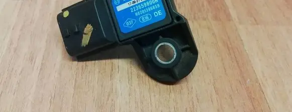 Renault Espace V (RFC) Air pressure sensor 223659800R 0281006390 H8201396859
