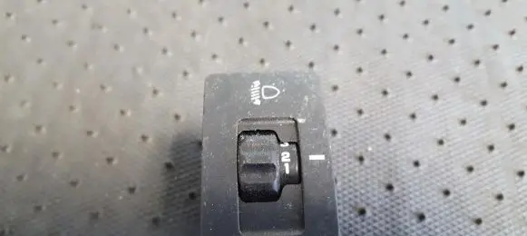 Hyundai Lantra I Headlight level height control switch 9337028000 HMC9337028000