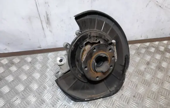 Volkswagen Touareg II Rear wheel hub 7P0505435B 7P0505435