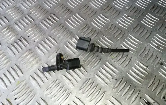 Volkswagen PASSAT B6 ABS brake wheel speed sensor 7H0927804