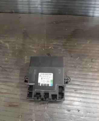 Mercedes-Benz B W245 Door control unit/module A1698208526