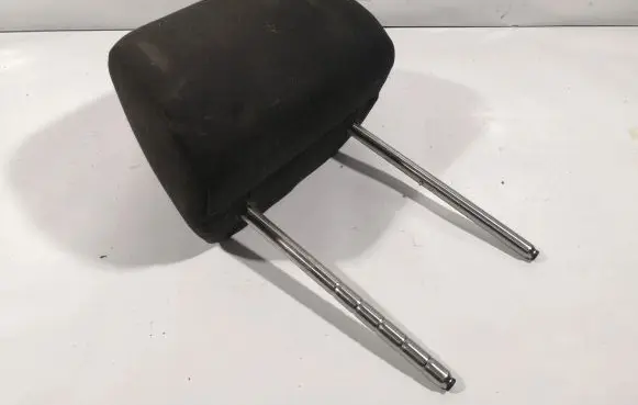 Volkswagen PASSAT B6 Front seat headrest 