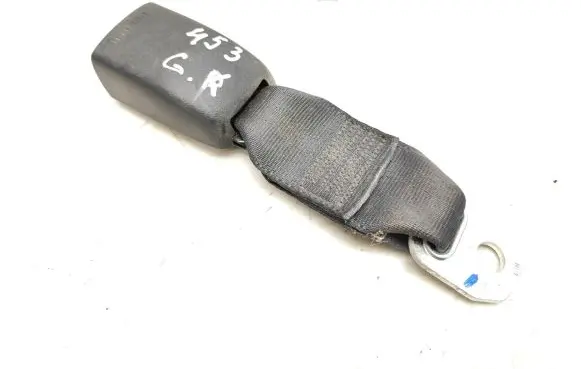 Suzuki Swift I Middle seatbelt buckle (rear) E034601