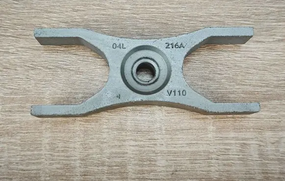 Audi A6 C7 Fuel Injector clamp holder 04L216A