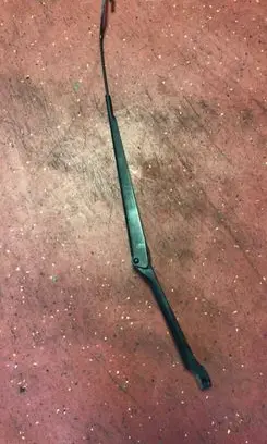Toyota Avensis T220 Front wiper blade arm 8521105051