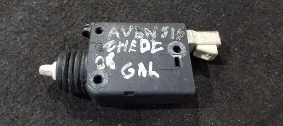 Toyota Avensis T220 Central locking motor 691505010 pagf30