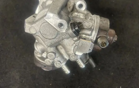 BMW X5 F15 Fuel injection high pressure pump 7823463 0445010634 150410
