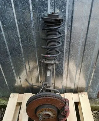 Volkswagen Golf VII Front wheel hub spindle knuckle