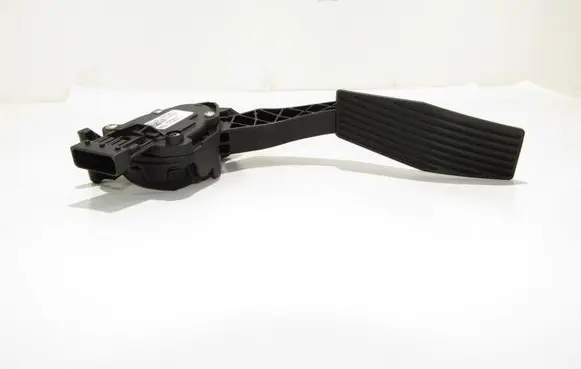 Opel Zafira C Accelerator throttle pedal 13253781