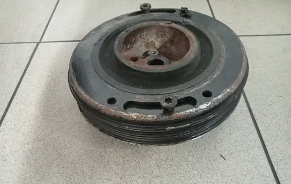 Volkswagen Transporter - Caravelle T4 Crankshaft pulley 0000