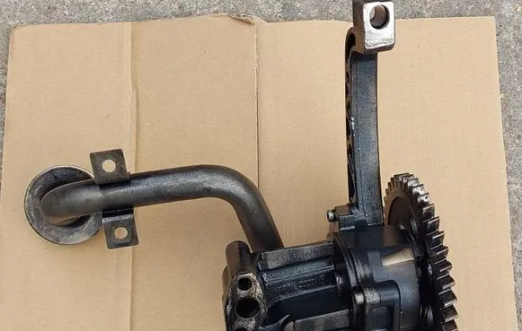 Volkswagen Transporter - Caravelle T5 Oil pump 070115153