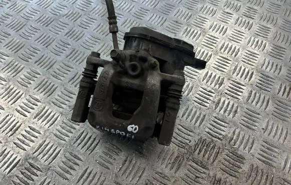 KIA Sportage Rear brake caliper 58230-CZ600