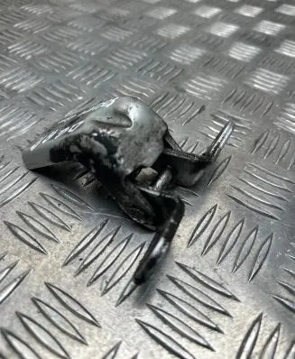 KIA Sorento Rear door lower hinge A046057