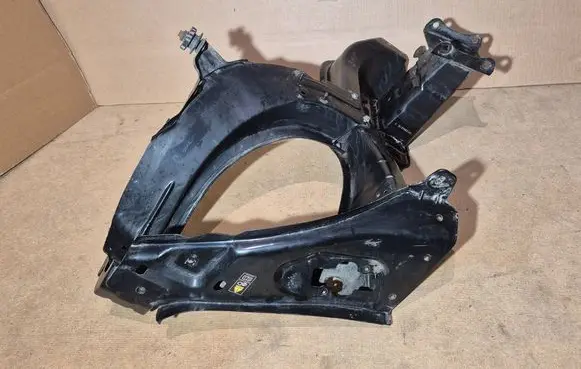 Mercedes-Benz ML W164 Headlight/headlamp mounting bracket A1646200191