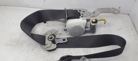 Subaru Legacy Front seatbelt 7M3520P