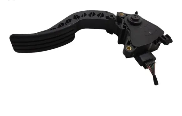 Accelerator throttle pedal