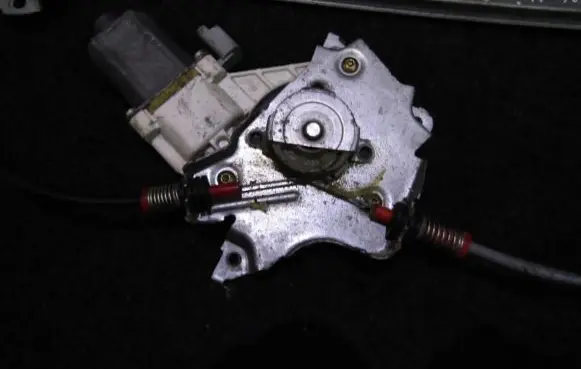 Nissan Micra Front door window regulator motor