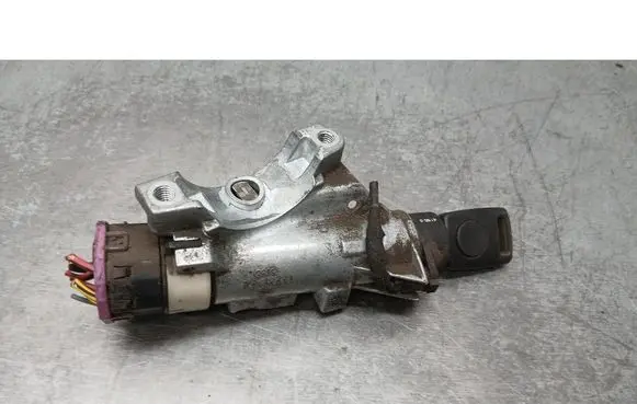 Audi A4 S4 B5 8D Ignition lock 4D0905851E