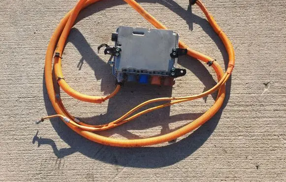 Tesla Model S Voltage converter inverter 1028843