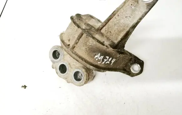 Opel Zafira A Engine mount bracket 90575779ym 90576049yn