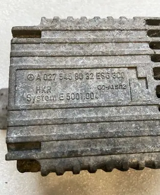 Mercedes-Benz A W168 Coolant fan relay A0275458032 E500100